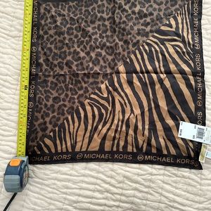 NWT Michael kors scarf.